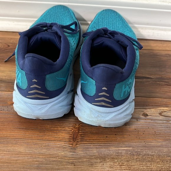 Hoka Clifton women’s 10.5 wide running shoes - Picture 3 of 5